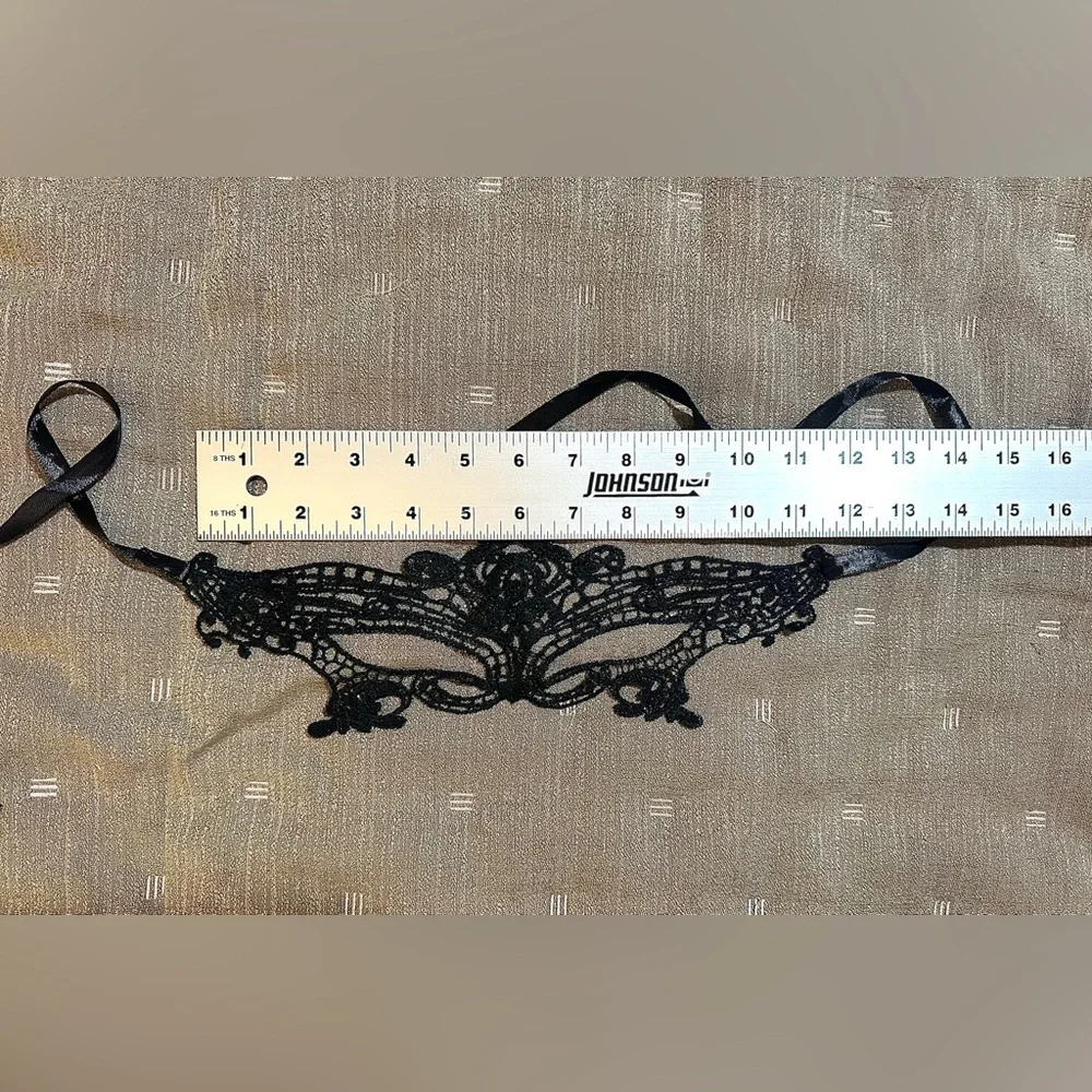 Sexy Black Masquerade Eye Mask Embroidered NEW - Picture 3 of 3
